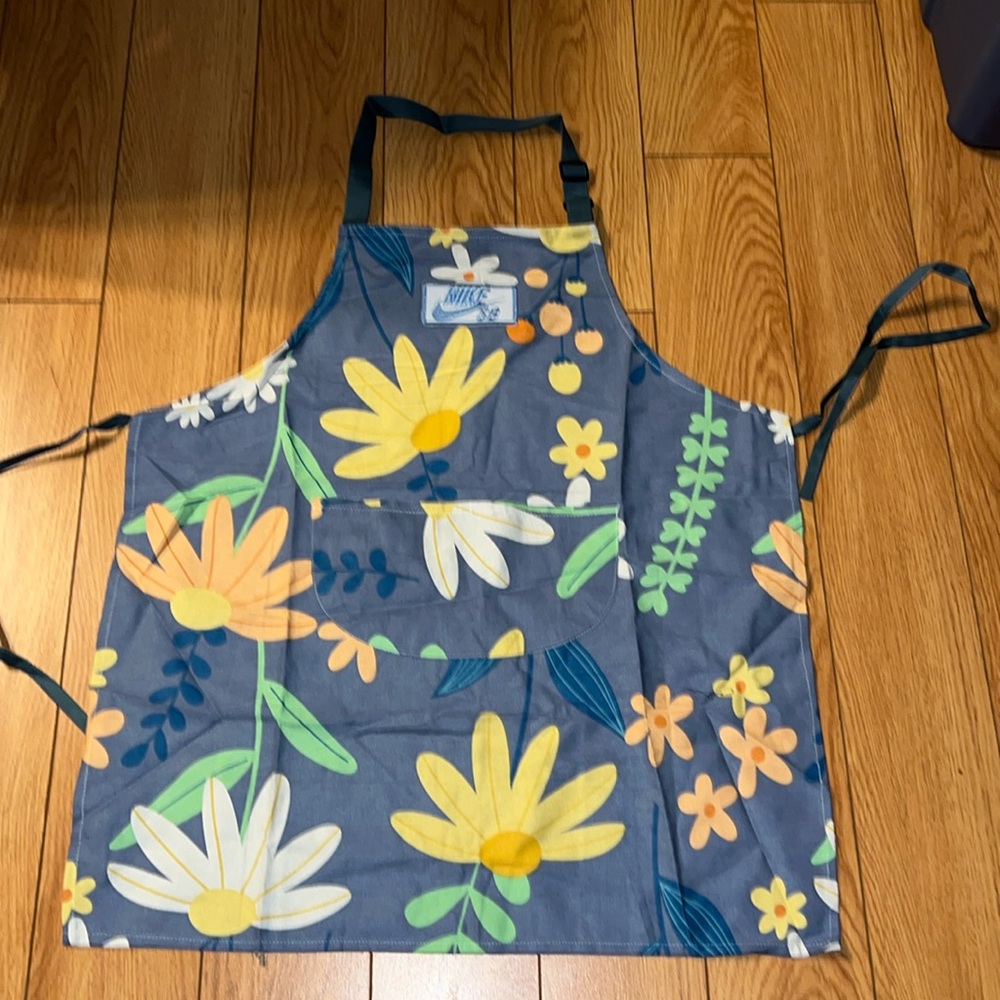 Nike SB Apron